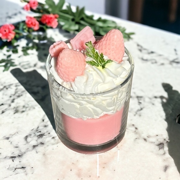 ⚠️SALE Candle // Handmade Strawberry’s And Cream Soy Wax Candle SEND OFFERS🥳 - Picture 3 of 5